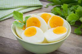 تجربتي مع أكل البيض يوميا - مقال مفيد 
